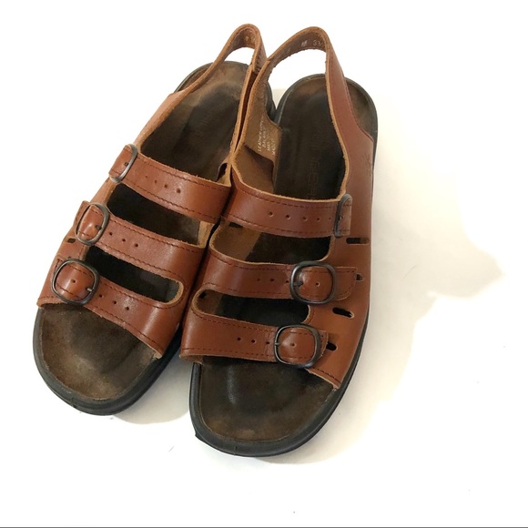 clarks sunbeat sandals tan